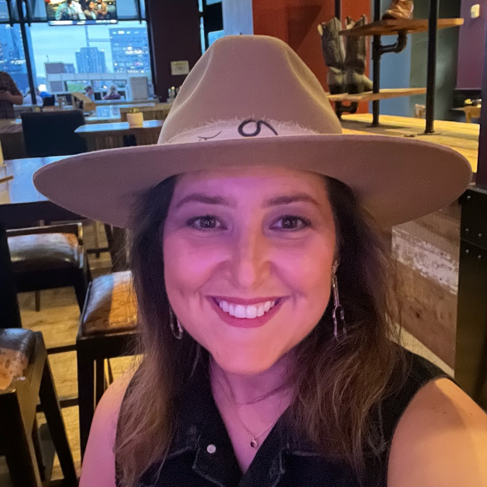 Meet your Posher, Emily